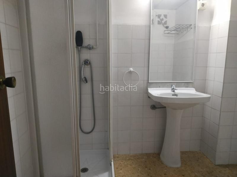 Foto e2dd3056-2922-48cc-a46a-db318af43069. Alquiler local comercial  diáfano en calle principal y comercial en Almàssera