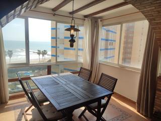Appartement à Playa del Puig. Apartamento todo exterior con garaje, y piscina, todas las están