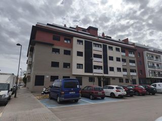 Rent Apartment  Calle del valencia c.f.. Piso seminuevo de un dormitorio