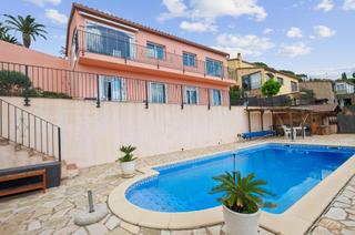 Xalet  De la selva. Chalet con piscina vista mar