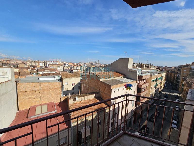 Foto a00d31bc-8004-4423-90d5-4b2a6d936152. Pis a jupiter 27 a Mariola Lleida