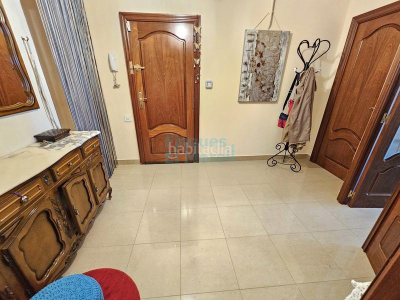 Foto f12767d3-fcf6-44cb-910b-227b1952a6f4. Pis a jupiter 27 a Mariola Lleida