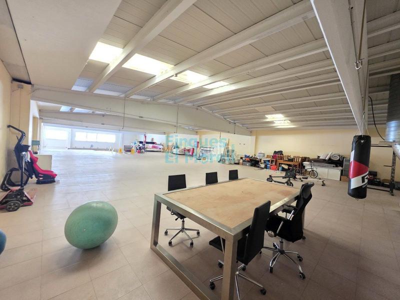 Foto 201e2acd-8707-4929-904e-69f6814f41ff. Miete fabrikhalle in Llevant Reus