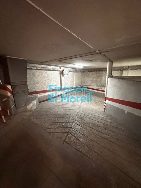 Foto 137ce374-dc11-4811-9d92-c36d7432f518. Aparcament cotxe a Ponent Reus