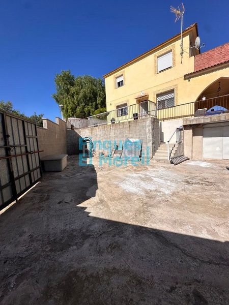 Foto a18ba801-5891-4288-ab72-ce26d1afed44. Xalet amb aparcament a Pallaresos (Els)