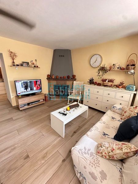 Foto 681db445-a826-4bc0-8720-86594281f1c7. Casa amb aparcament a Aleixar (L´)