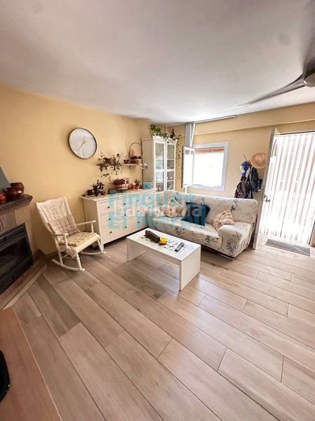 Foto b9d862c2-90d7-4772-812d-5252bc4d5764. Casa amb aparcament a Aleixar (L´)