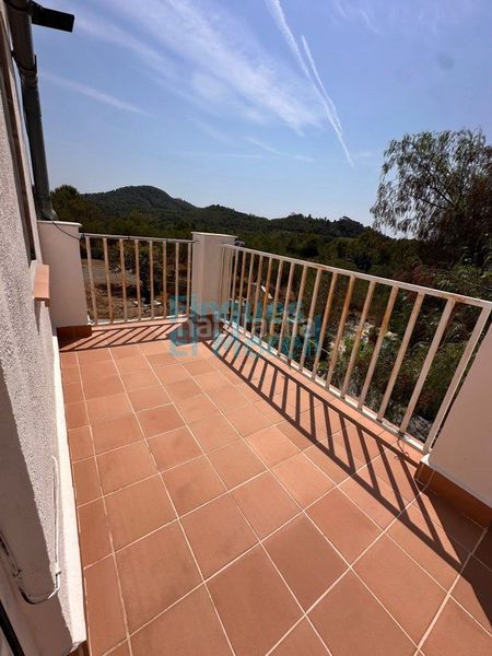 Foto f2d1a5fc-d10a-4d75-9bc2-8b4b90a1ae3f. Casa amb aparcament a Aleixar (L´)