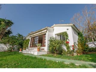 Chalet en 18 ur guadalmina alta 18. Venta de villa en marbella  guadalmina