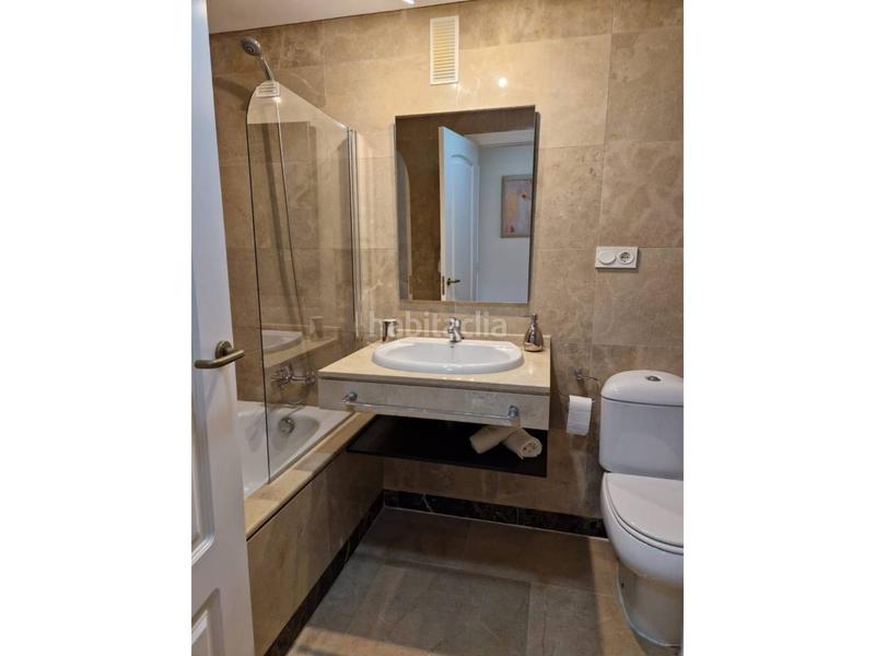 Foto eb1876cf-e689-450e-9bf9-0c1974e53e37. Pis amb calefacció aparcament piscina a La Duquesa Manilva