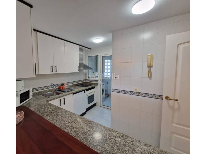 Foto f0154e21-923b-40bb-81af-74f57d2c2ea7. Pis amb calefacció aparcament piscina a La Duquesa Manilva