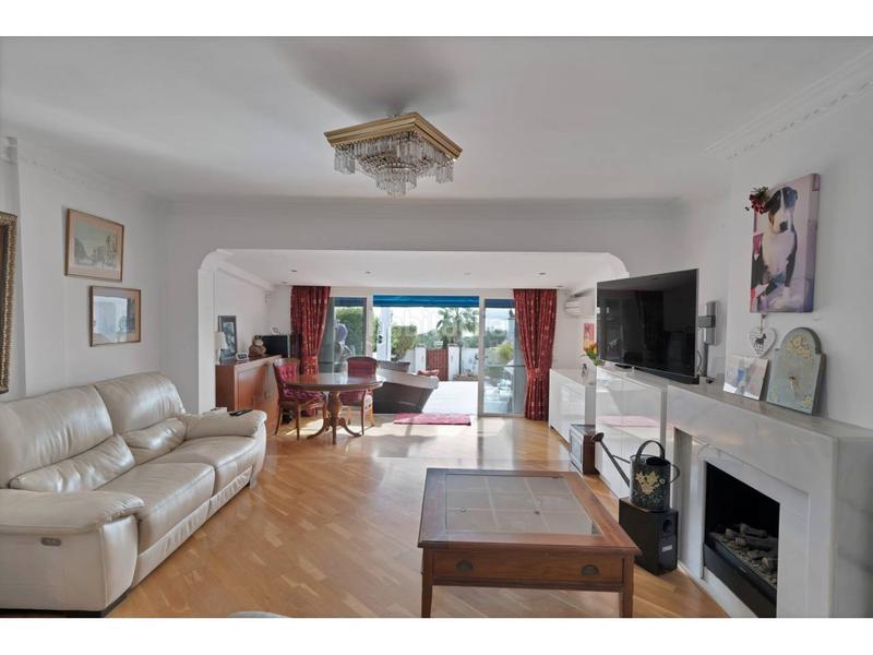 Foto 1513fe29-ddb6-4704-bf51-db4bc575bc1c. Casa adossada a pinar del Seghers 50 a Seghers Estepona