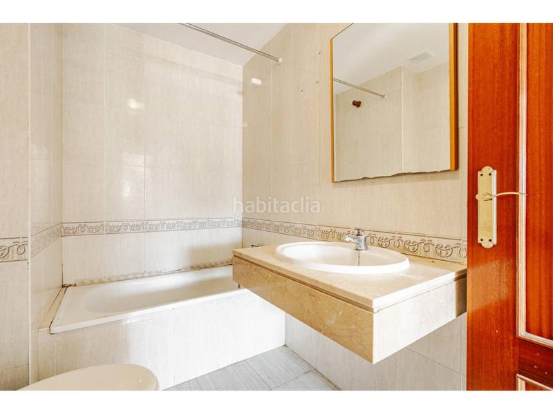 Foto 69fadee7-7703-49dc-b8b3-57b1dbc96414. Piso en carlos iii 44 venta de piso en La Patera Marbella