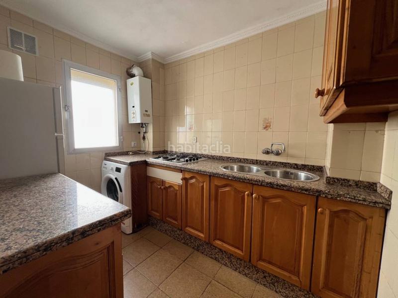 Foto 8f341505-e2c3-4035-9680-6b886d1f1580. Piso en méndez núñez 1 piso en venta en puerto en Estepona