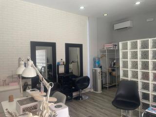 Lloguer Local Comercial a Andalucía 70. Local en alquiler en av. andalucía, estepona