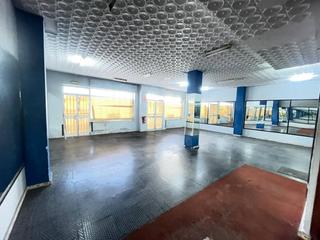 Lloguer Local Comercial a Papuecas 1. Local en alquiler, centro de estepona