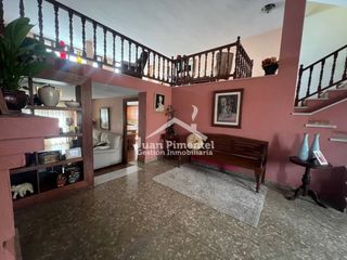 Casa a Calle gibraltar 10. Casa unifamiliar en venta en casco antiguo