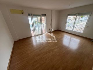 Pis a Avenida reales 1. Piso en venta en av andalucia