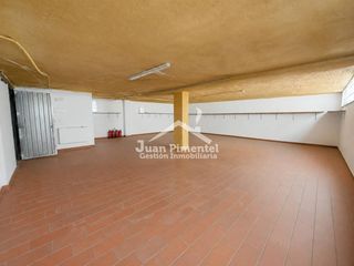 Local Comercial en Calle Miguel de Cervantes 1