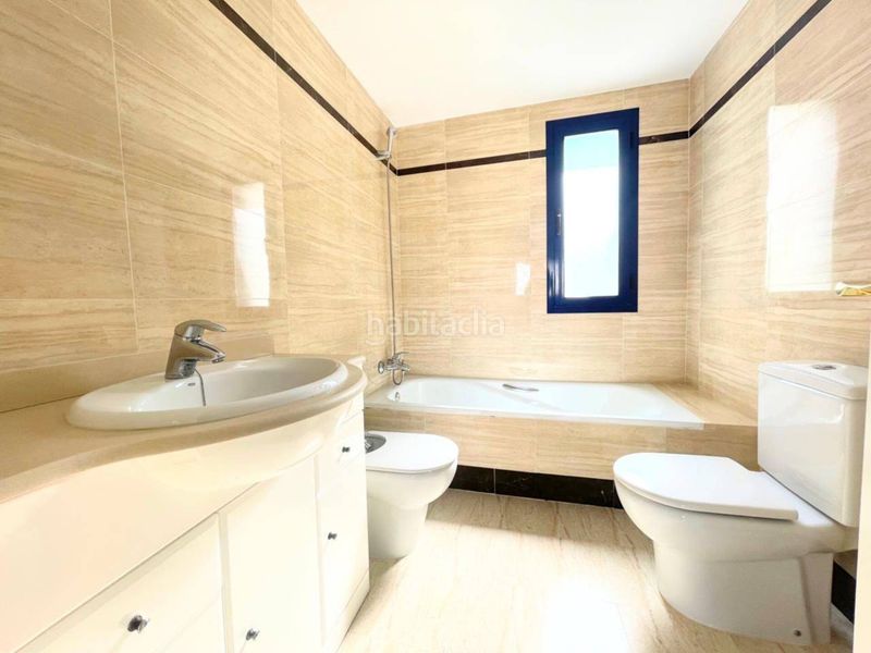 Foto 56ca6564-f9cd-4e78-8e2b-cd75c84a8130. Attique dans calle vista africa 4 dans Centro Estepona