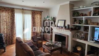 Casa a Cartaya. Casa en venta en centro, 4 dormitorios.
