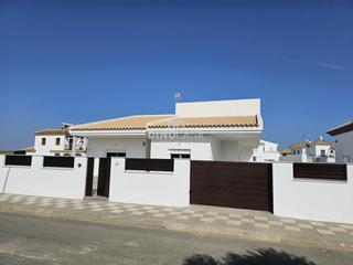 Xalet a Cartaya. Chalet en venta en cartaya, 3 dormitorios.