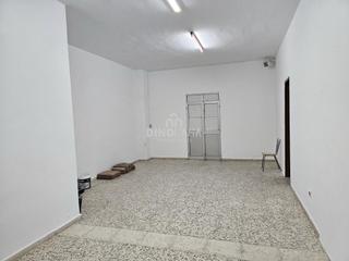 Business premise in Cartaya. Local com. en venta en la parada  la carreña, 2 despachos.