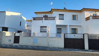 Xalet a Cartaya. Chalet en venta en cartaya, 4 dormitorios.