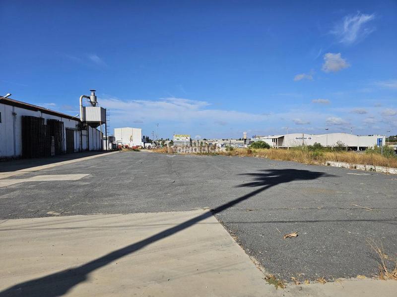 Foto e534c2d0-6267-4d40-9cd0-41e751f7e6d4. Nave industrial  en venta , 3 dormitorios. en Cartaya