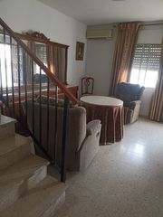Reihenhaus en Guadalc�zar. Casa en guadalc�zar para reformar a tu gusto.