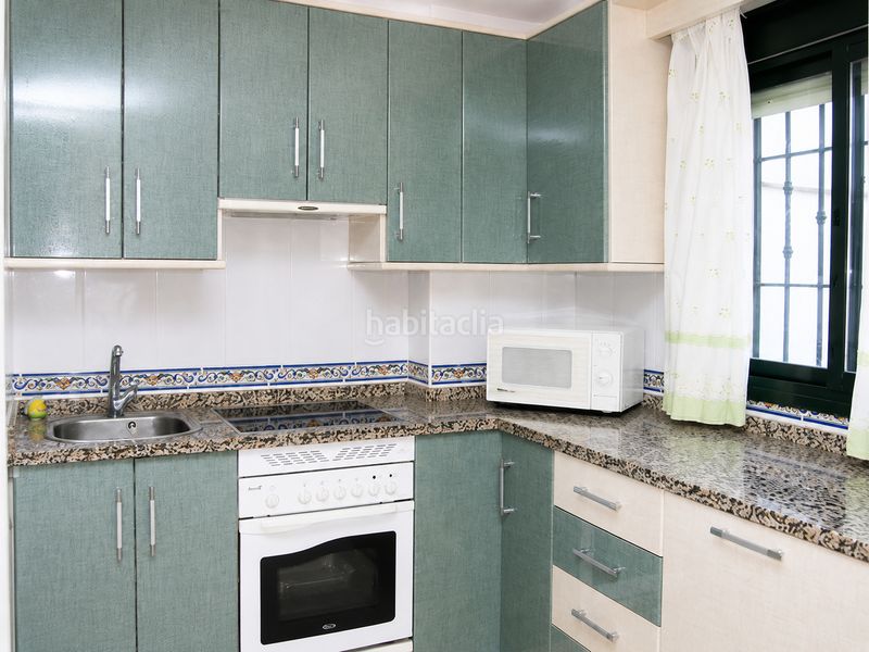 Foto c33fc33f-ca91-4ffa-8102-80341663a1b1. Casa amb aparcament a Guadalcázar