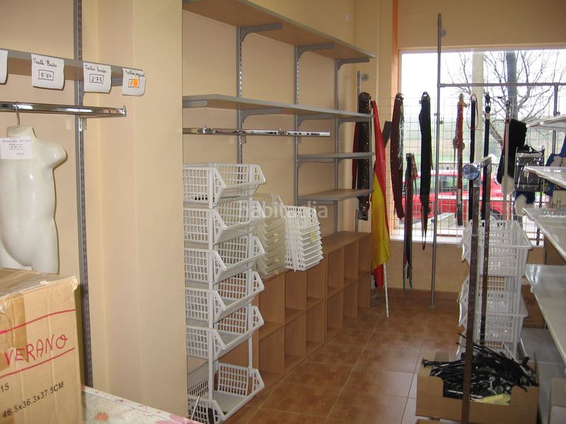 Foto b8075a1f-1cd8-49b9-b219-f71af32e1b00. Local comercial amb calefacció a Guadalcázar