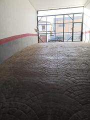 Local commercial à Calle ingeniero juan de la cierva 48. Se vende local comercial de 93 m2 , con plaza de garaje y traste