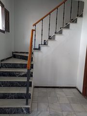 Etagenwohnung  N/a. Piso de 190 m2 y local en venta en guadalc�zar.