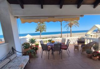 Xalet a Calahonda - Carchuna. Chalet en venta en playa, 4 dormitorios.