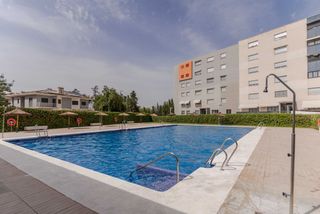 Etagenwohnung in Polideportivo. Piso en venta en alhendin, 2 dormitorios.