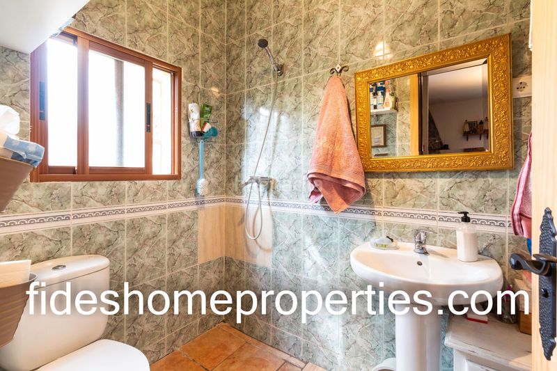 Foto fd8b4c1d-ff33-4227-a53a-bfa2ba36d4f0. Masia a Dúrcal