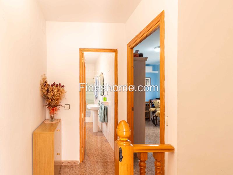 Foto 571d9611-a96b-46f0-bfa3-7a8c4d8be678. Casa a calle eras 16 a Nigüelas