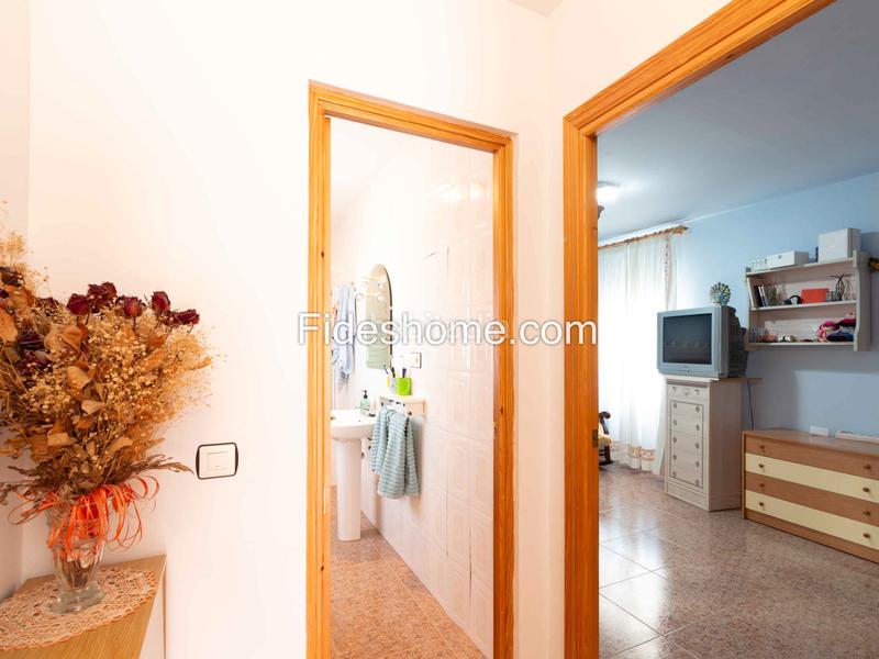 Foto b3beb070-1593-431a-ac04-0cb2a57790e4. Casa a calle eras 16 a Nigüelas