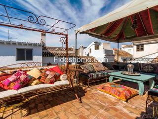 Casa aparellada a Calle carniceria 31. Casa con carácter y terraza en lecrín