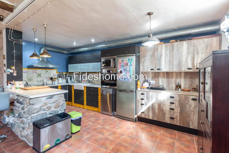 Foto 48db6faf-81ef-4f57-857f-bb584cb0bf56. Bauernhof mit kamin heizung parking in Nigüelas