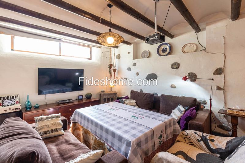 Foto bbb0063b-afd6-491e-a299-2bb9c052f90b. Bauernhof mit kamin heizung parking in Nigüelas