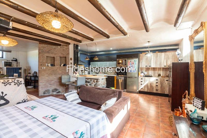 Foto c959cc48-15e8-4e15-8e48-339d2c8b4f1c. Bauernhof mit kamin heizung parking in Nigüelas