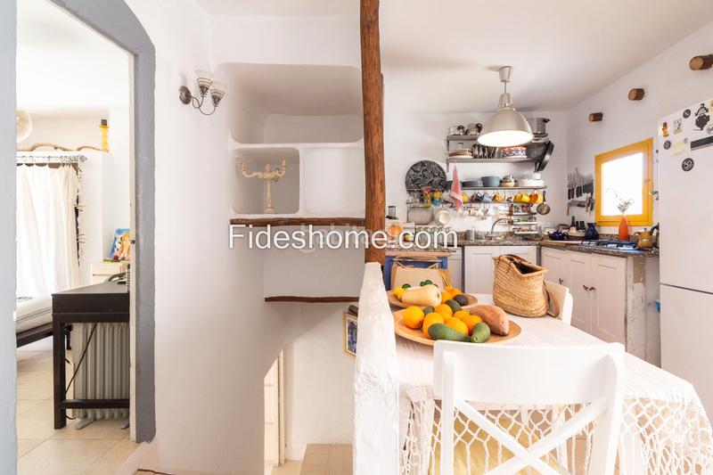 Foto 1f8f7750-0534-42ec-bd91-cc918bb4f968. Masía en calle perez galdos 4 encantadora casa rústica en el corazón de melegís en Lecrín