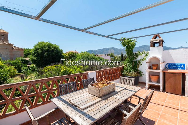 Foto 2c5b126b-cad4-4686-bd45-1042d97be91c. Masía en calle perez galdos 4 encantadora casa rústica en el corazón de melegís en Lecrín