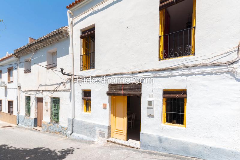 Foto 3cf6ce5b-ffbe-4d75-9233-a865c7280434. Masía en calle perez galdos 4 encantadora casa rústica en el corazón de melegís en Lecrín