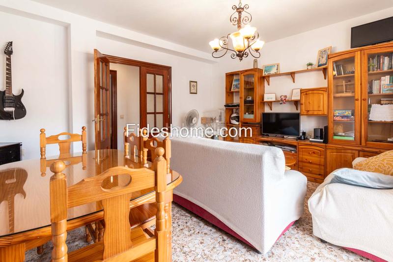 Foto f7e6f33a-8578-4dfc-a065-17990fc405ec. Piso en avenida de andalucía 2 piso en venta en av andalucia 2, 2a, en Albuñol