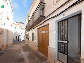Maison à Calle las cruces 22. Casa de pueblo con terraza y vistas en pinos del valle