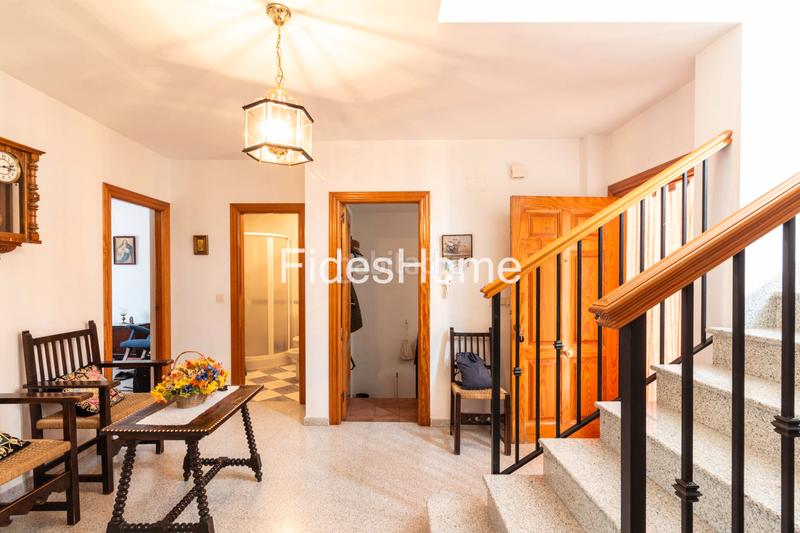 Foto 9959154f-5ecf-44ae-85c1-0b0a718bc12d. Casa en calle calvario 3 chalet adosado en venta en calle calvario 3, durcal en Dúrcal