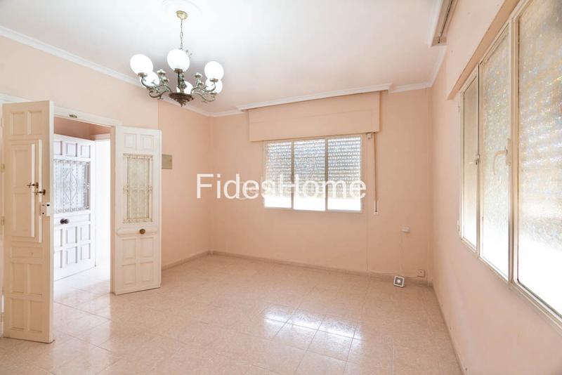 Foto 6e554abe-9544-4cdd-9035-8600de034fd9. Chalet in calle general palafox 2 in Los Tablones - La Garnatilla Motril